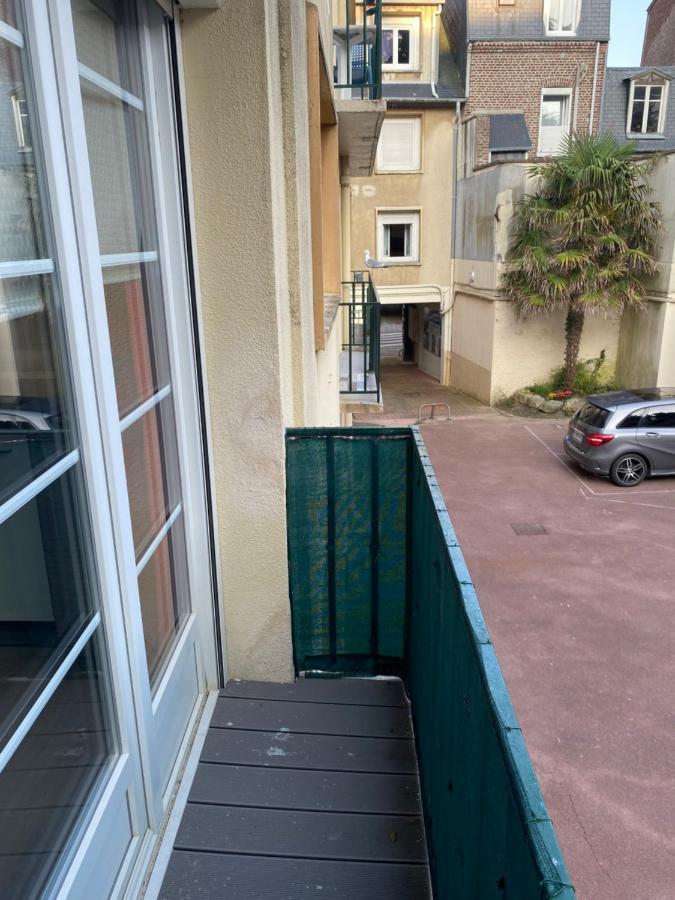Studio avec parking privé au cœur du Tréport Le Tréport Esterno foto